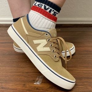 New balance brand new will fit  size 7.5-8